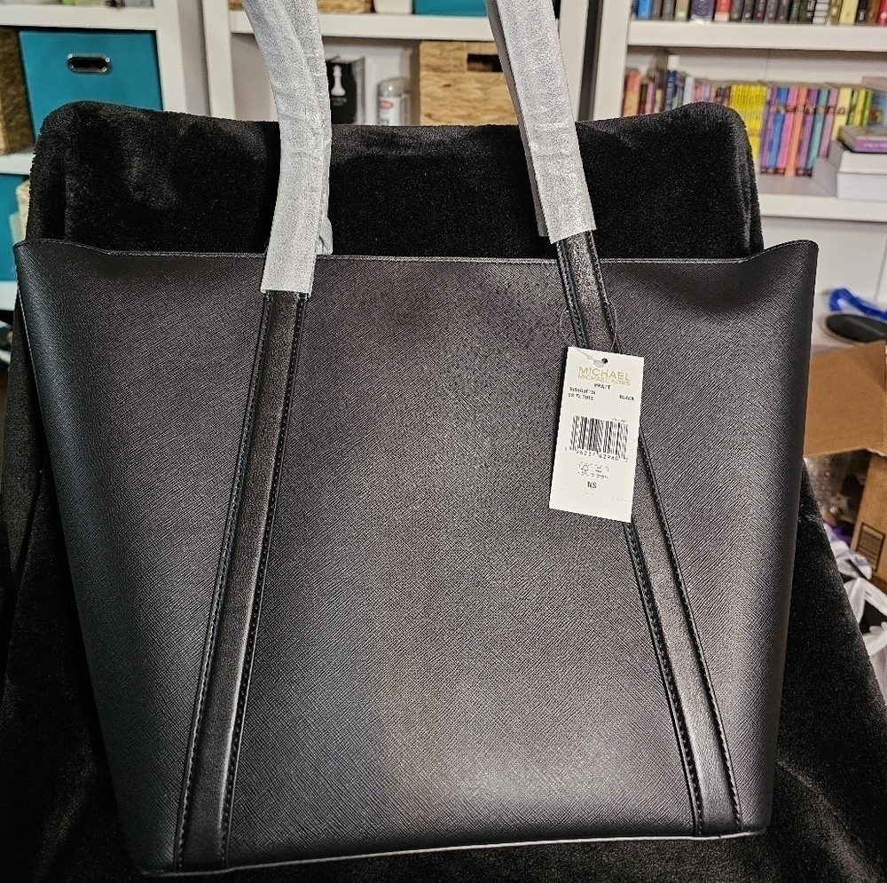 🌟NWT🌟 Michael Kors LARGE Black Tote - Picture 5 of 6